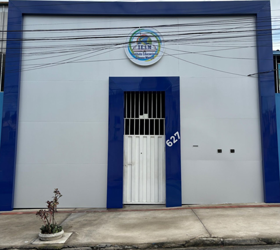 Fachada do Colégio IESM em Betim